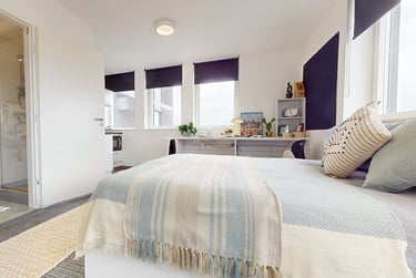 iQ Newland House Student Halls, 49 Mount St, Lenton, Nottingham, NG1 6HE - Image 2